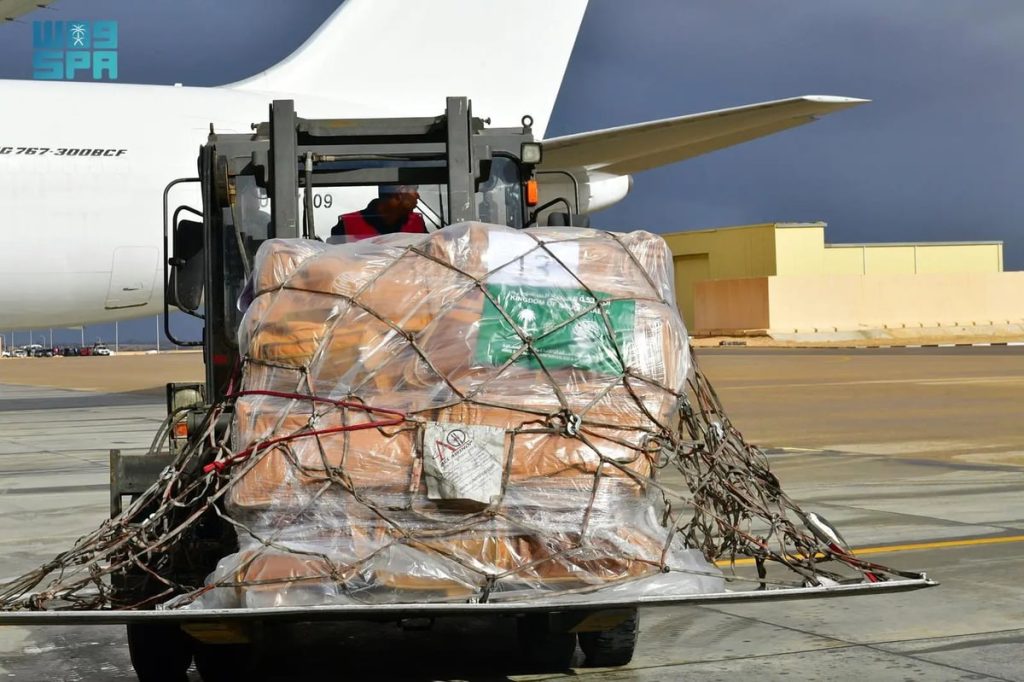 وصول الطائرة الإغاثية السعودية الـ15 لمساعدة الشعب الفلسطيني