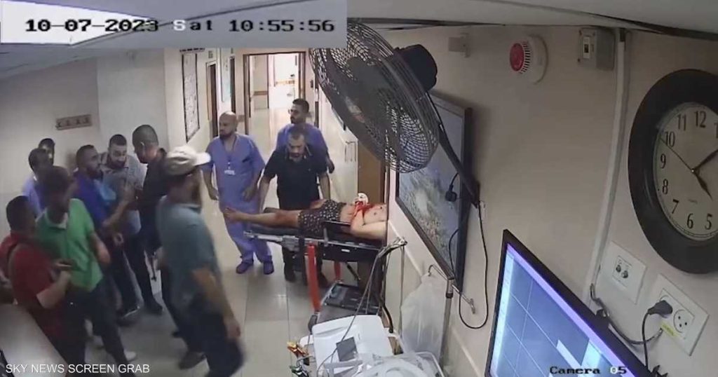 إسرائيل تعرض صورا تقول إنها لرهينتين في مستشفى الشفاء