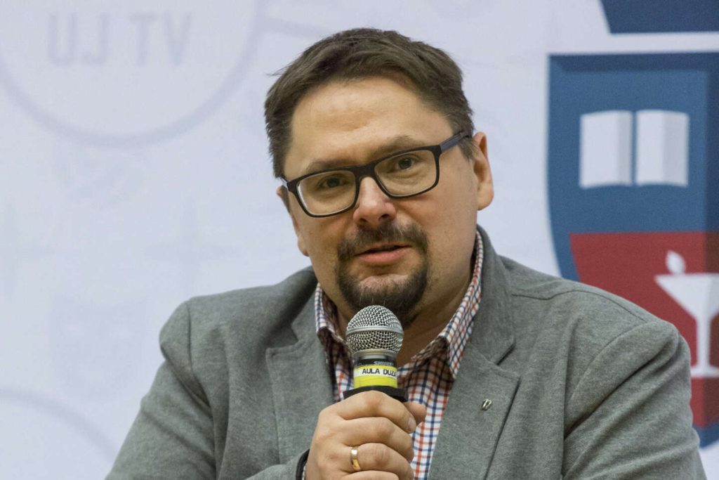 وفي بولندا، ظهرت اعترافات كاثوليكي أصولي أصبح من أشد منتقدي الكنيسة