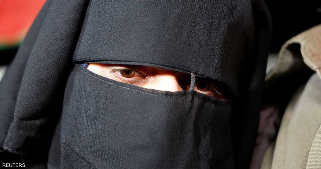 ارتياح ممزوج بالحزن لدى أسر الأسرى الفلسطينيين المحررين