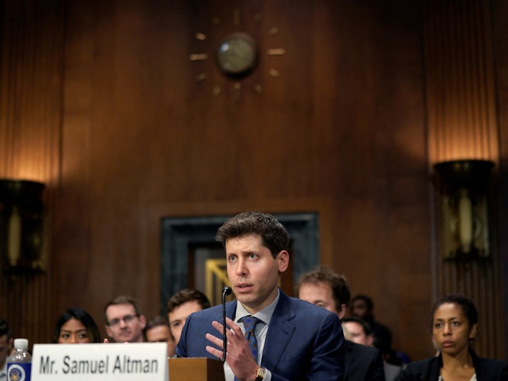 مؤسس “أوبن إيه آي” المُقال سام ألتمان “مرحب به” في فرنسا