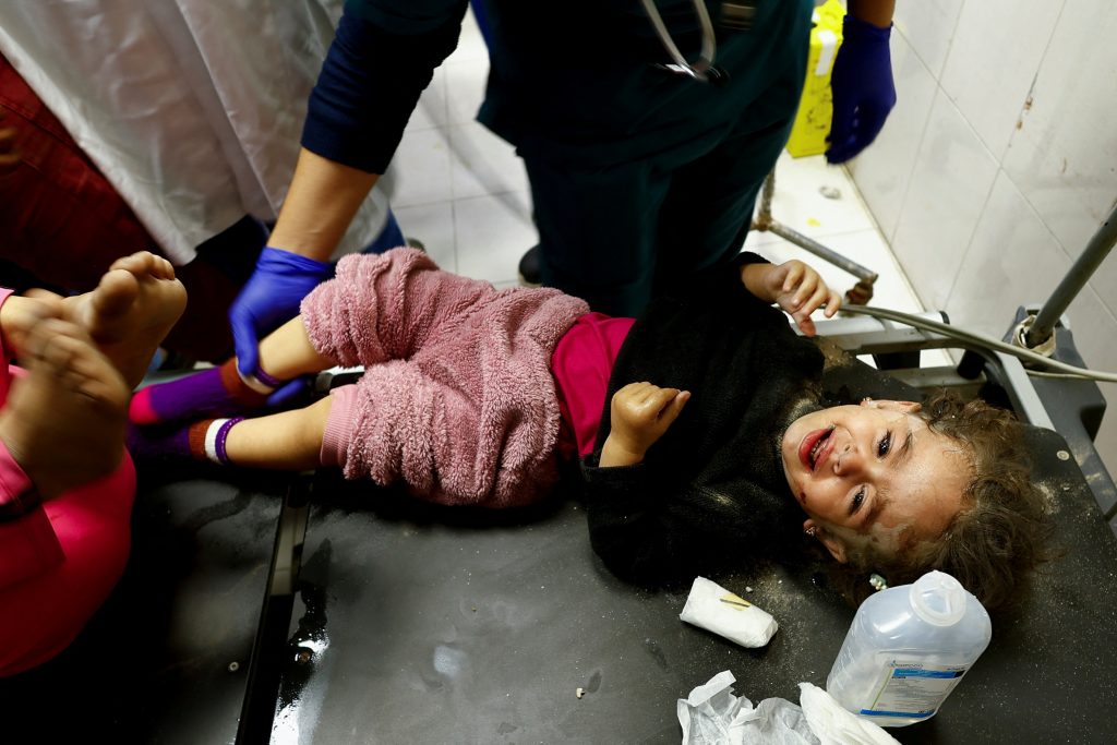 ديمقراطيون يدعون بايدن للضغط على إسرائيل لتسهيل دخول المساعدات الإنسانية لغزة