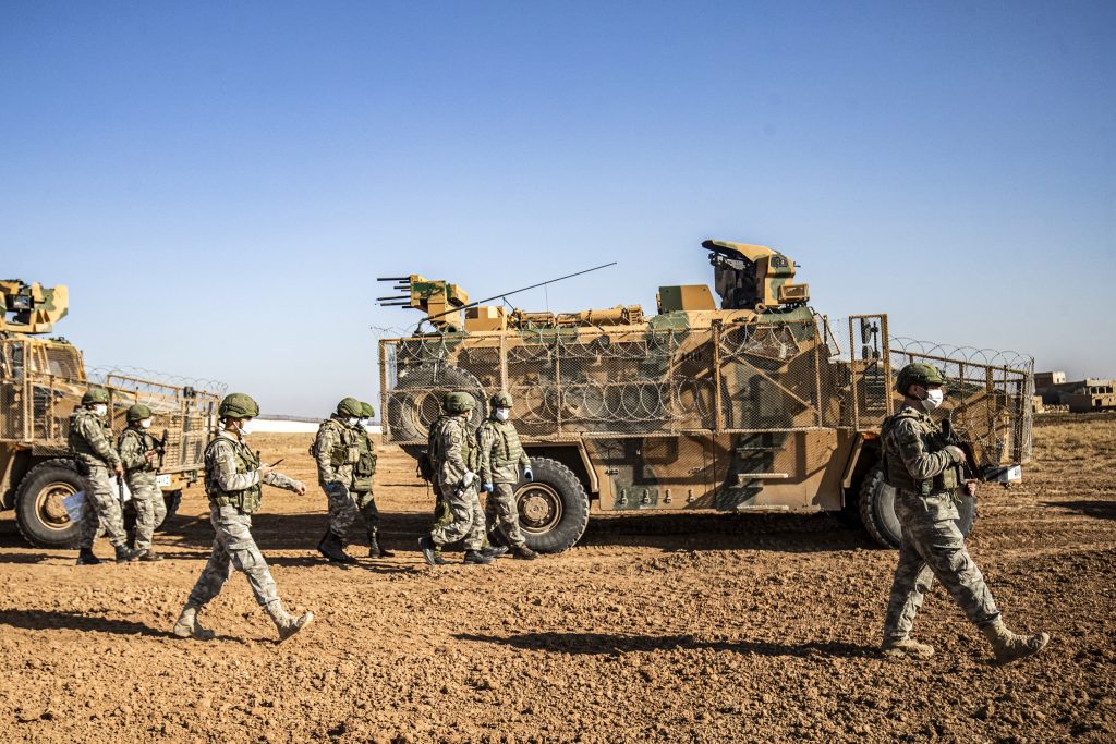 عقب مقتل 12 من جنودها.. تركيا تنفذ غارات جوية على شمال العراق وسوريا