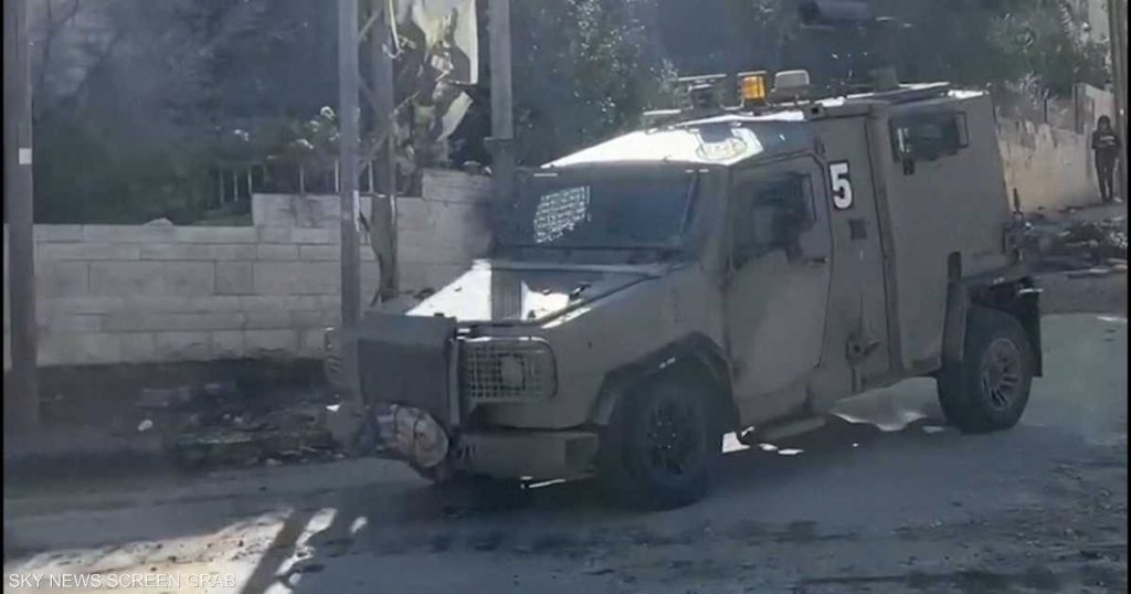 إسرائيل تقتل فلسطينيين في قلقيلية.. واعتقالات واسعة بالضفة