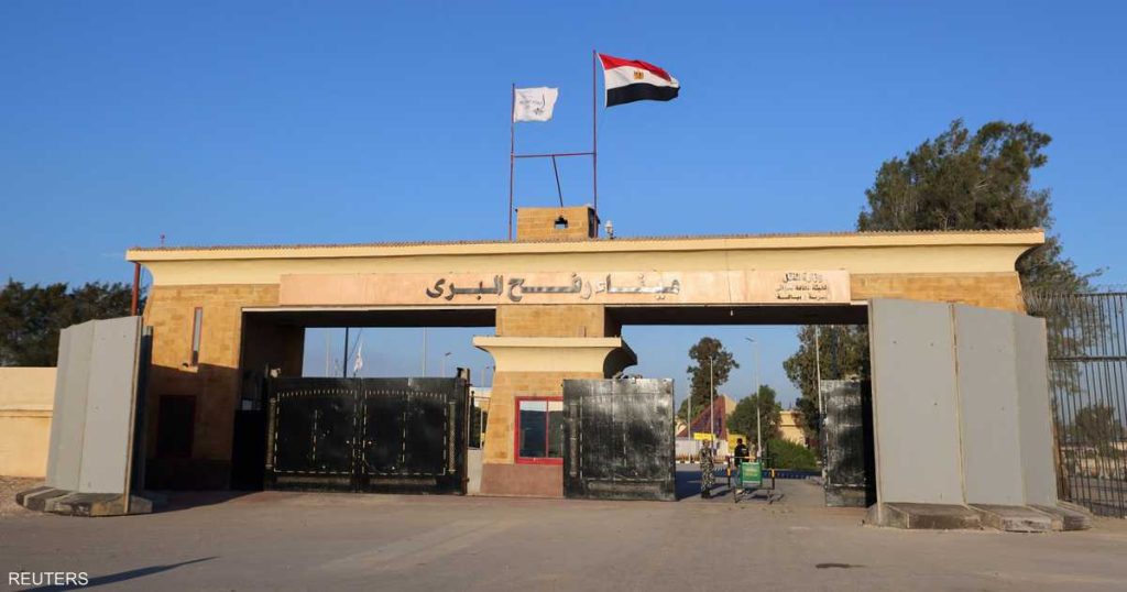 مصر: 73 شاحنة مساعدات في الطريق إلى قطاع غزة