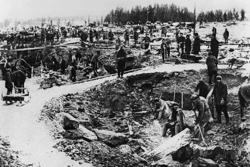 الجولاج في “العالم”، قبل وبعد سولجينتسين