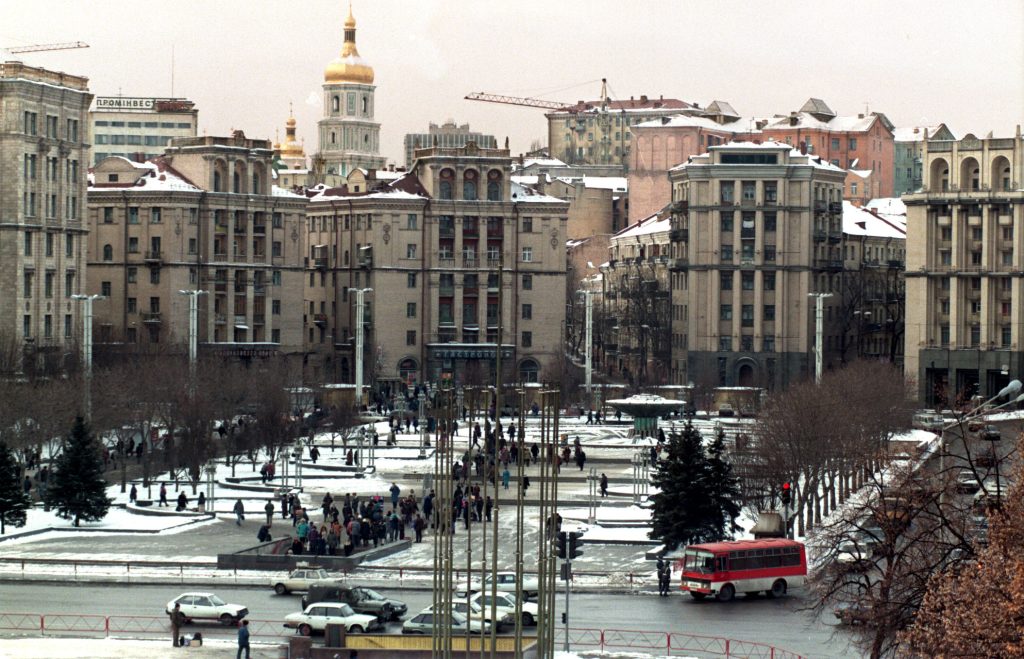 الحرب على أوكرانيا.. “دوي انفجارات” في كييف و”عشرات المسيّرات” في القرم