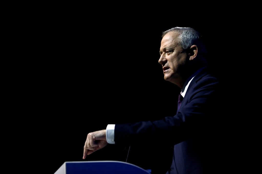 في هجوم غير مباشر على نتانياهو.. غانتس ينتقد “النزاعات المفتعلة” مع واشنطن