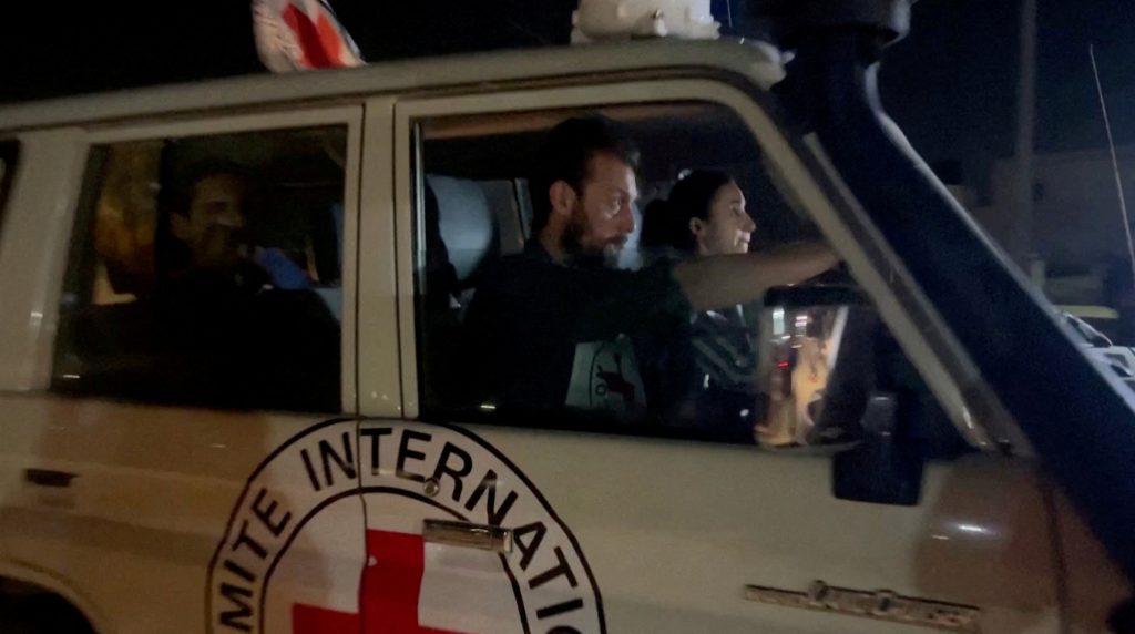 تقارير: إسرائيل وحماس اتفقتا على تمديد الهدنة ليوم ثامن