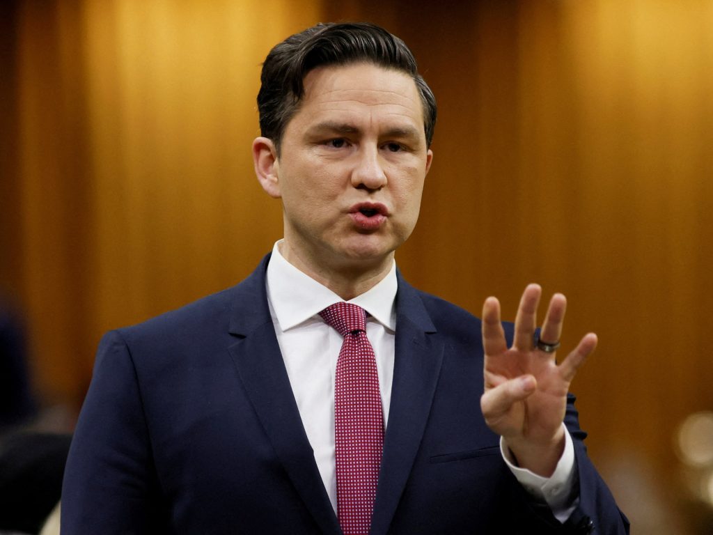 يلقّب بـ”بيتبول” السياسة.. “ترامب” كندا على طريق مفتوح لإزاحة ترودو