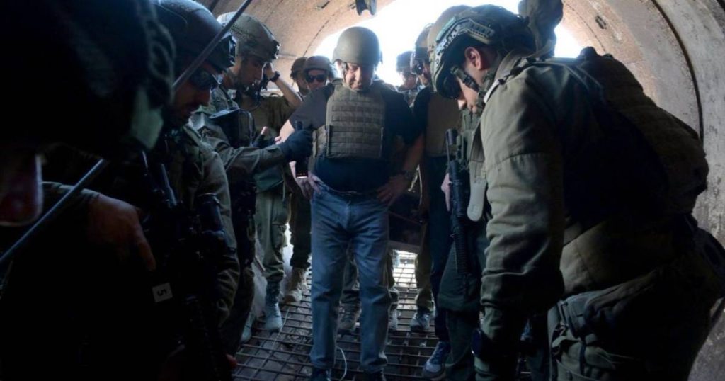 وصلتم متأخرين.. مغردون يتفاعلون مع رد القسام على اكتشاف الاحتلال نفقا بغزة