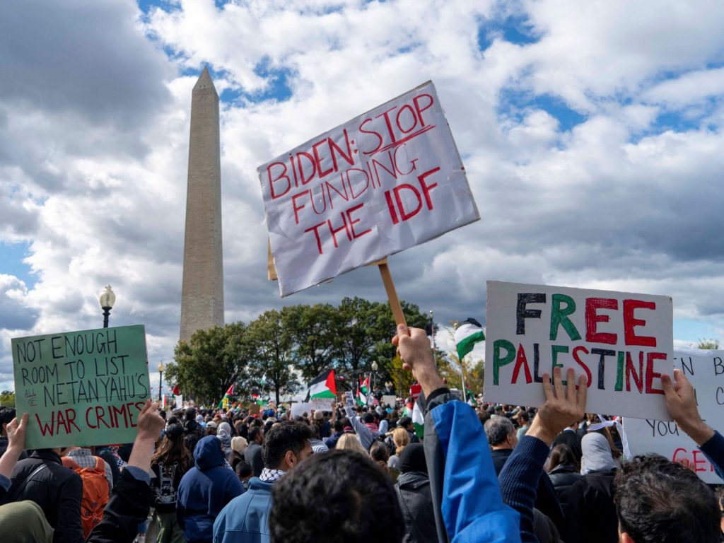 أكسيوس: الأميركيون المسلمون يطلقون حملة مناهضة لبايدن بالولايات المتأرجحة