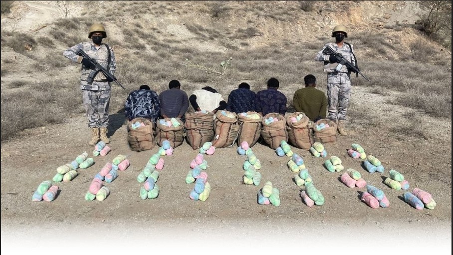 القبض على 6 مخالفين لنظام أمن الحدود بعسير لتهريبهم 120 كيلوجرامًا من القات