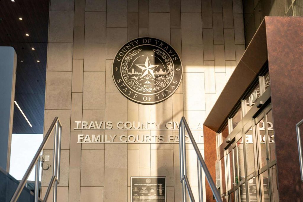 امرأة أمريكية أُجبرت على مغادرة ولاية تكساس لإجراء عملية إجهاض طارئة