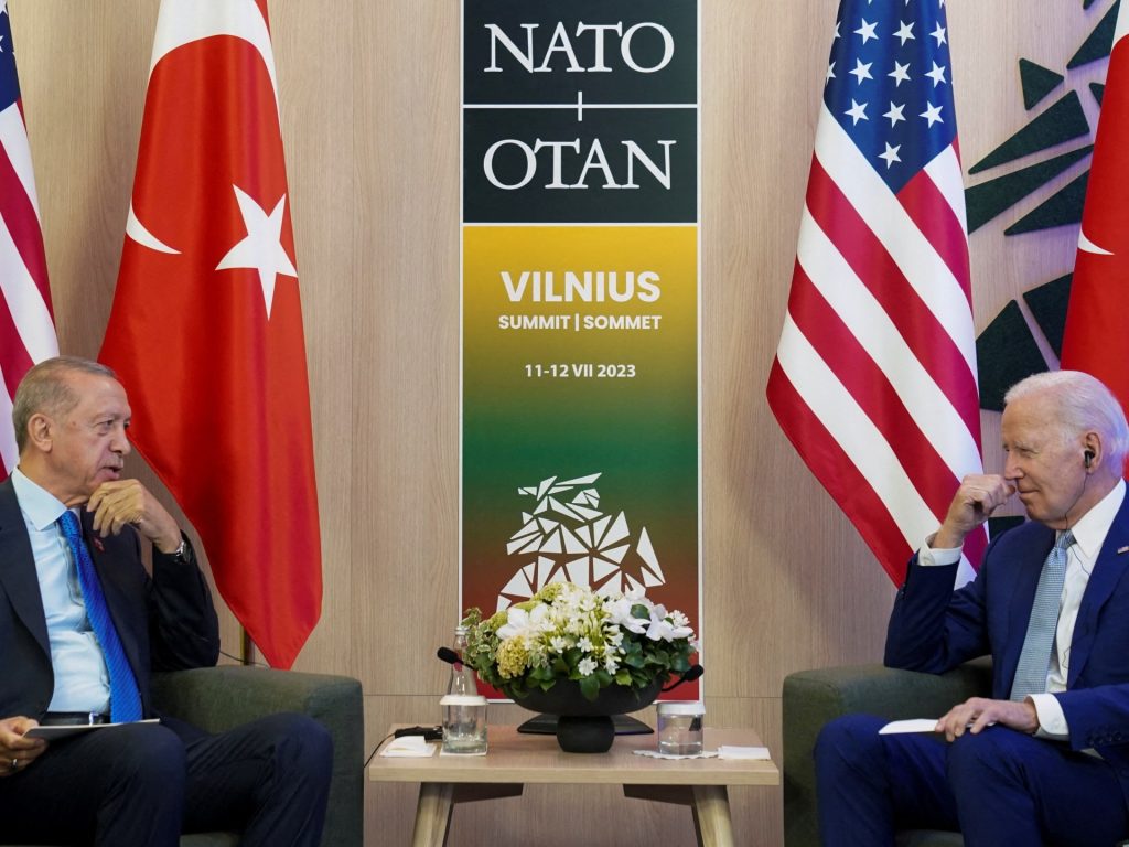 أردوغان يطالب بايدن بوقف دعم إسرائيل وإنهاء مأساة غزة