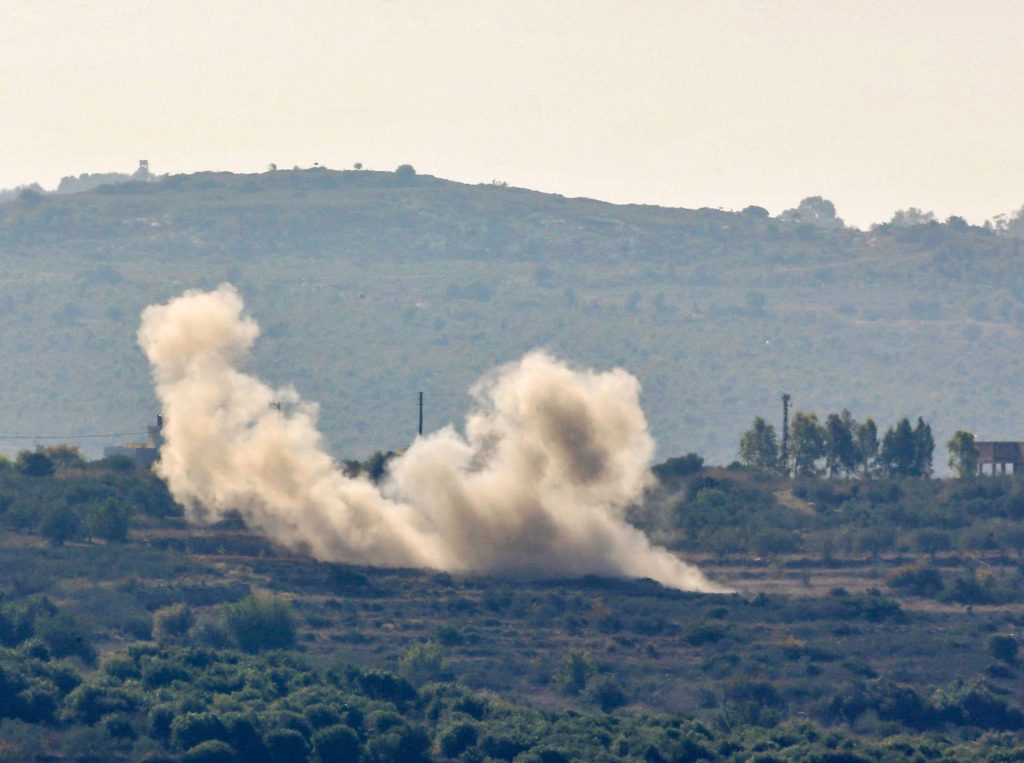 حزب الله يقصف مواقع عسكرية إسرائيلية وينعى أحد مقاتليه