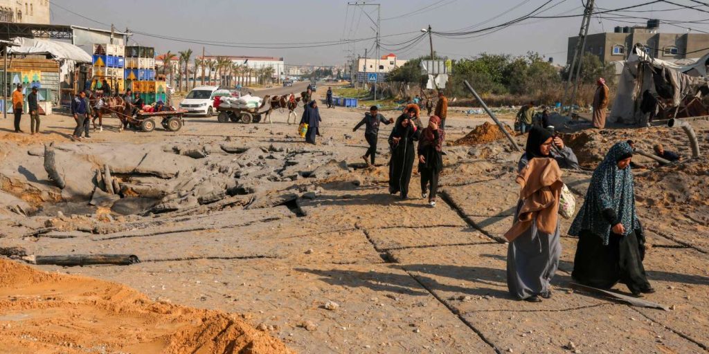 مباشر، إسرائيل-حماس: سبعة قتلى على الأقل خلال غارات إسرائيلية على قطاع رفح قرب الحدود مع مصر، بحسب حماس