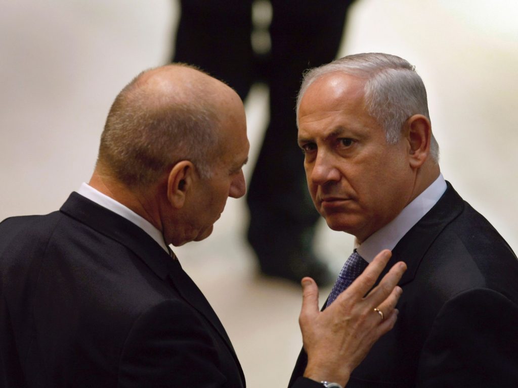 “استئصال حماس مستحيل”.. أولمرت يدعو لوقف إطلاق النار بغزة ويهاجم نتنياهو