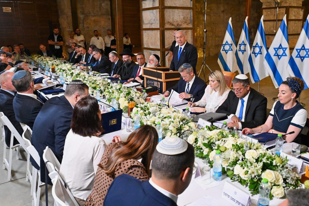 الحرب على غزة.. كيف أوقفت عجلة الحياة في إسرائيل؟