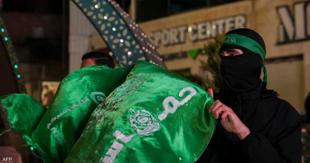 يدير “إمبراطوية الدولارات”.. هذا مهندس شؤون حماس المالية