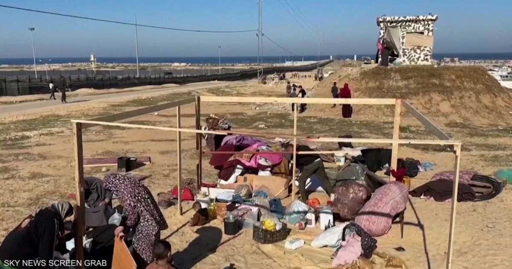 لفتة من المصريين.. أسلاك كهربائية للفلسطينيين “عبر الحدود”