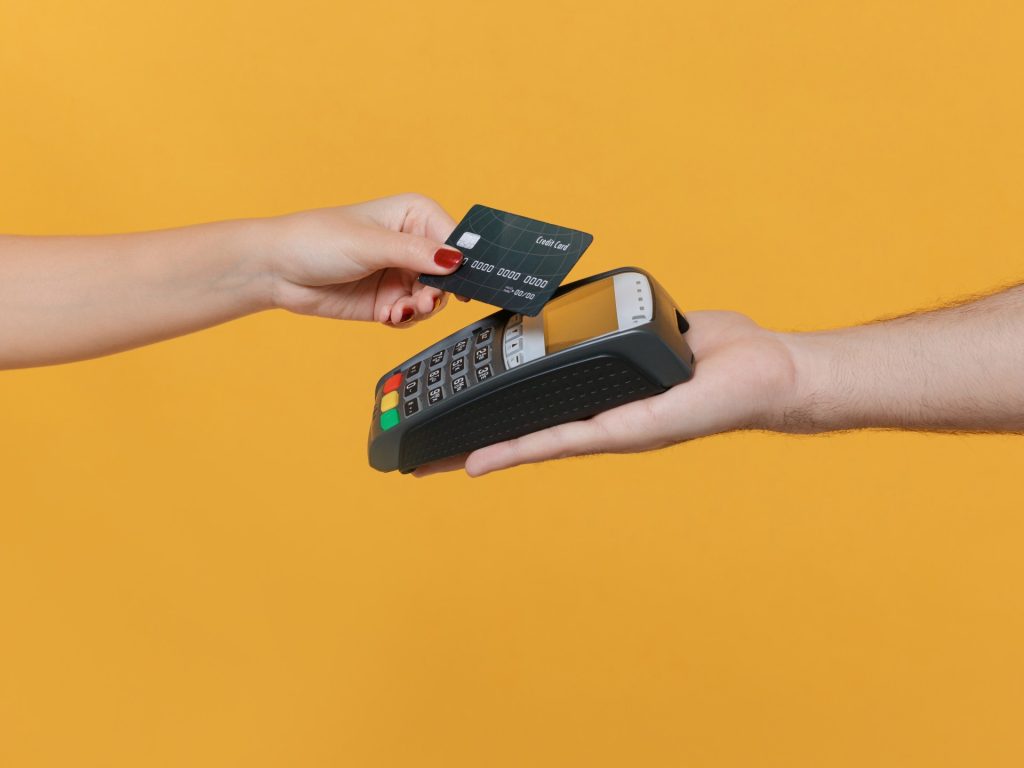 الشحن اللاسلكي.. ثورة ماضية في عالم الأجهزة المحمولة