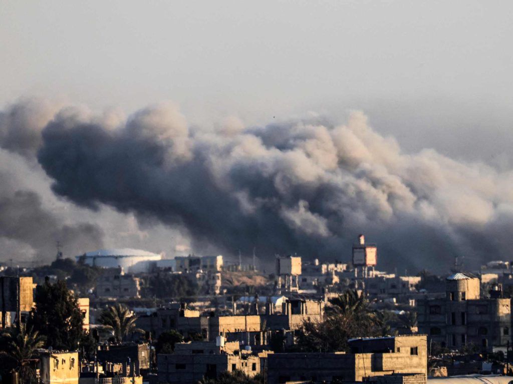عشرات الشهداء في غزة والاحتلال يحاصر مستشفى ناصر بخان يونس