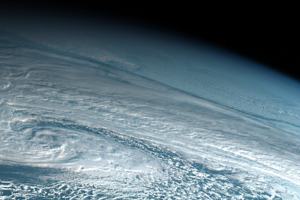 توقعات بسقوط قمر اصطناعي ضخم على الأرض هذا الأسبوع