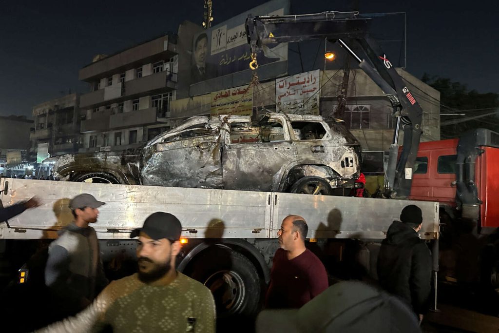 مقتل اثنين من قادة الجماعة الموالية لإيران في غارة جوية أمريكية بطائرة بدون طيار في بغداد