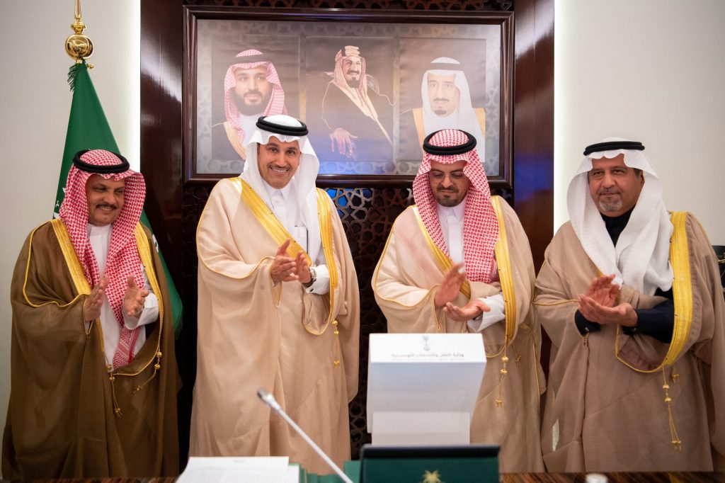 نائب أمير منطقة مكة المكرمة يدشن 20 مشروعاً تنموياً للطرق بطول 385 كم وبتكلفة 1.4 مليار ريال