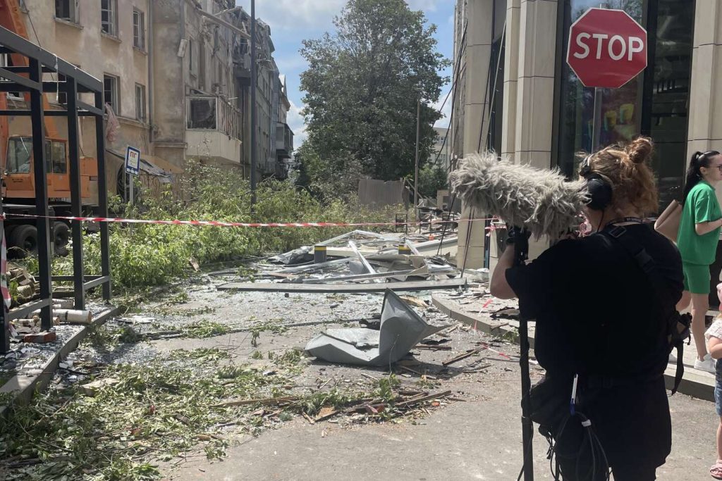 مع «نقطة ضوء مشوشة»، تجد أصوات أوكرانيا ملجأ لها في ثقافة فرنسا