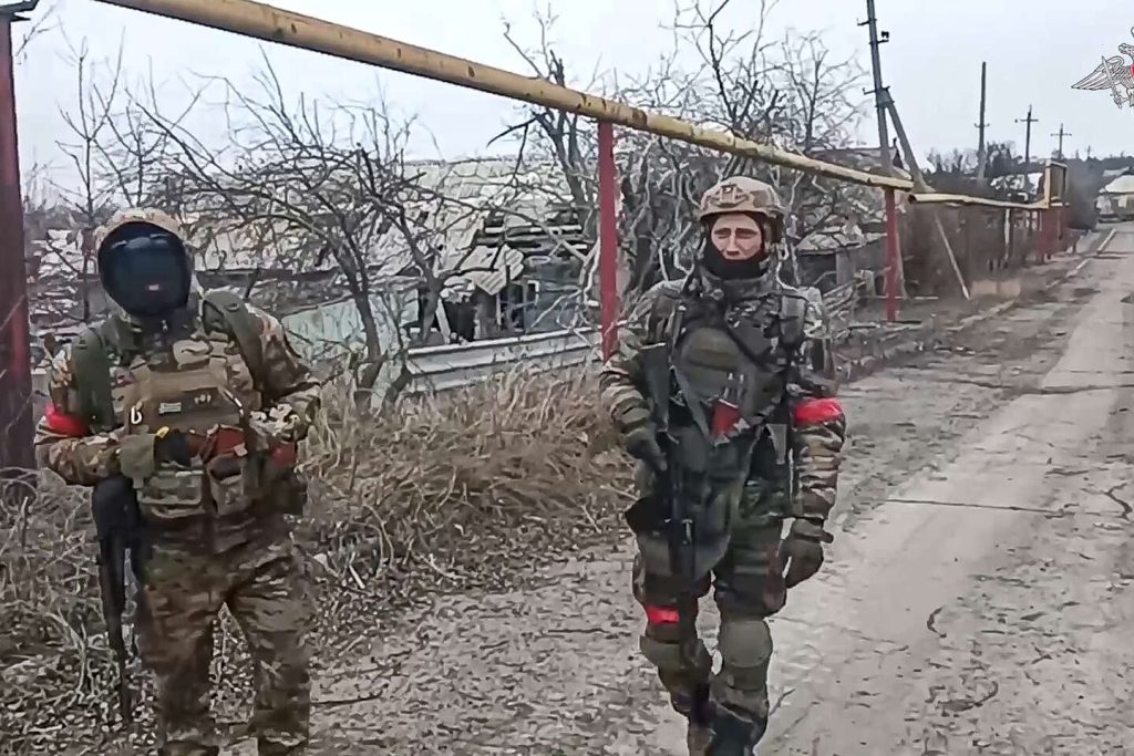 وفاة أليكسي موروزوف، المدون الروسي الذي أعلن عن مقتل 16 ألف جندي من بلاده أثناء الاستيلاء على بلدة أفدييفكا