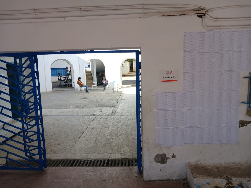 لماذا عزف التونسيون عن المشاركة في الدور الثاني للانتخابات المحلية؟