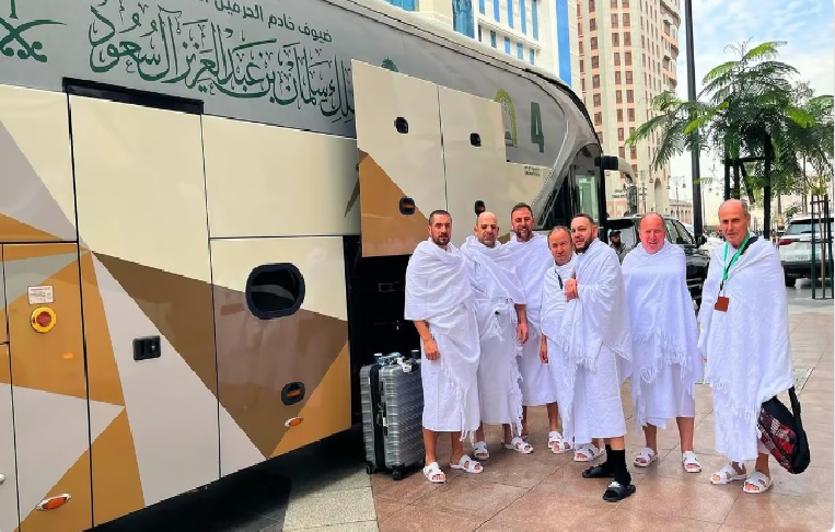 ضيوف خادم الحرمين الشريفين يزورون معرض الوحي