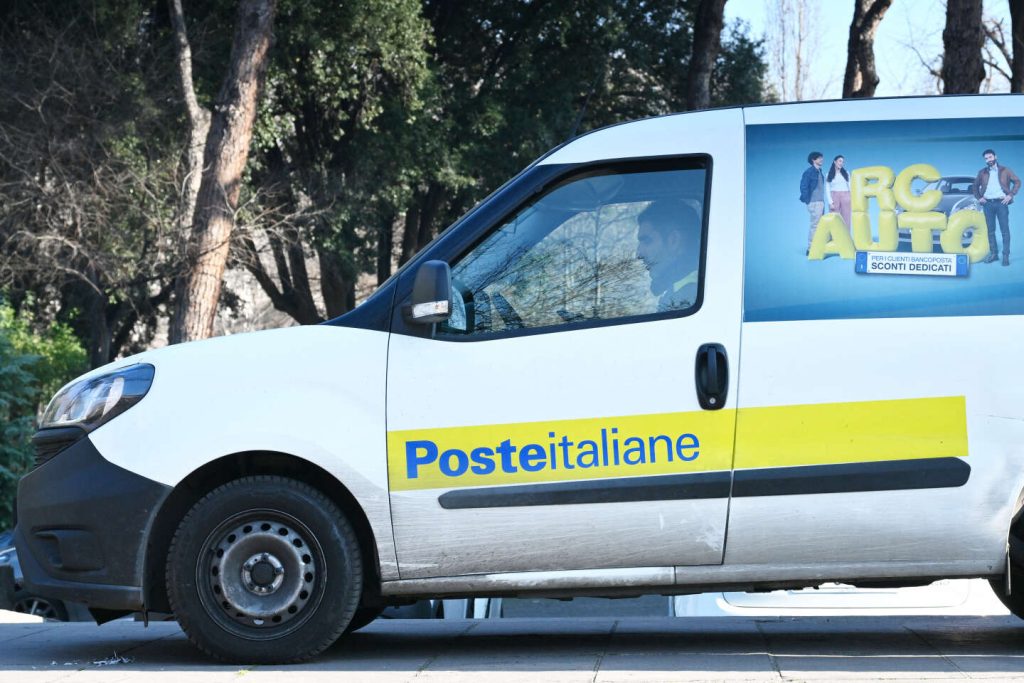 إيطاليا تقوم بالخصخصة لسداد ديونها العامة