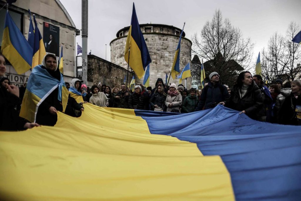 وفي أوروبا مظاهرات على مدى عامين من الحرب في أوكرانيا