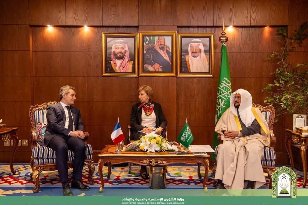 وزير الداخلية الفرنسي يشيد بجهود المملكة في نشر قيم الإسلام السمحة ومحاربة التطرف