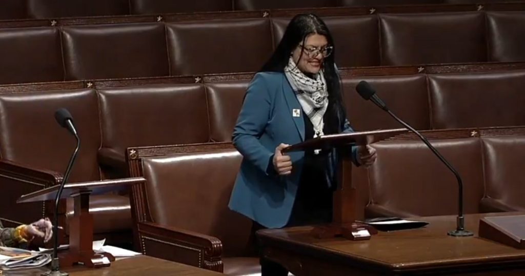 رشيدة طليب: زملائي يهمسون لي بكره نتنياهو ويوافقون على مده بالسلاح