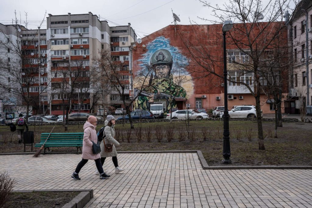 “لقد تعلمنا أن نعيش دون أن ننتبه للموت”