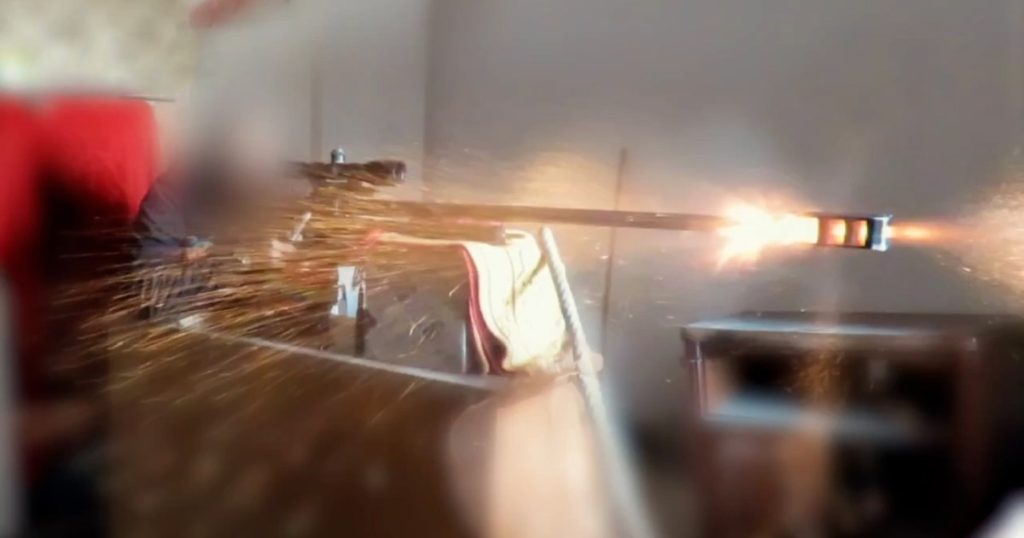 شاهد.. القسام تدمر آليات إسرائيلية وتقتل قناصا بمعارك حي الزيتون