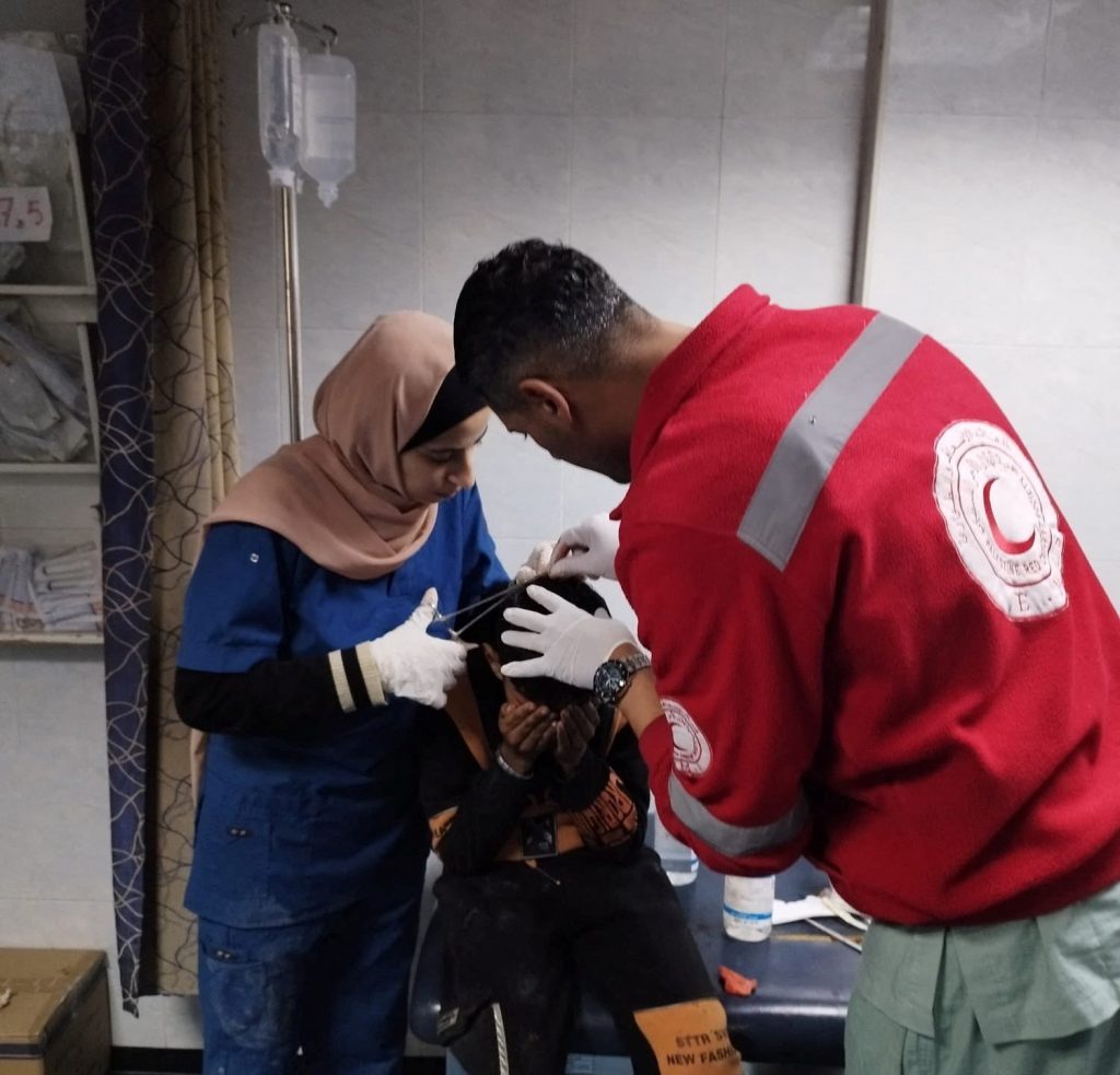 إنترسبت: شاهد عيان يروي تفاصيل حصار مرعب لمستشفى خان يونس