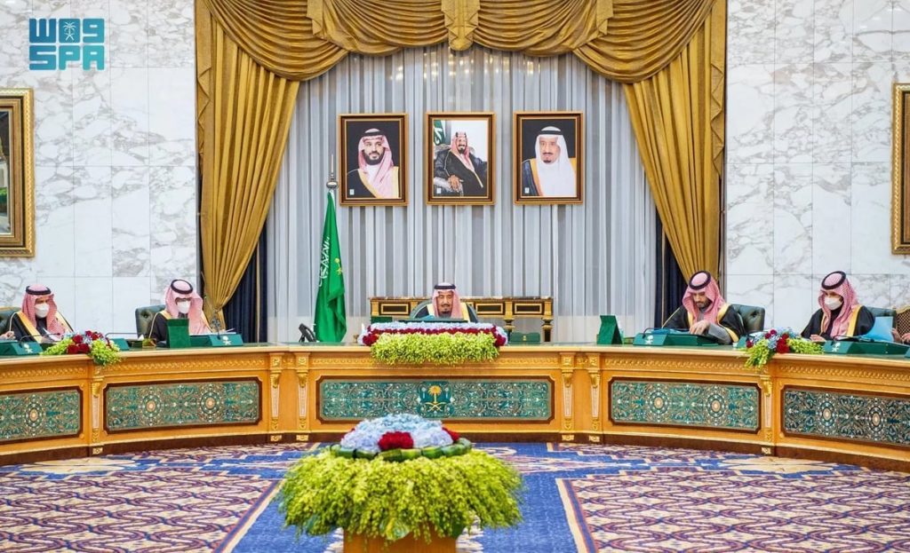 «لائحة الاتصالات».. لا يجوز للأجهزة إجراء اتصالات رسمية بجهات خارج المملكة إلا عبر «الخارجية»