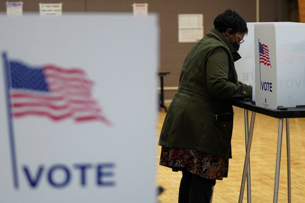 بايدن وترامب يفوزان في الانتخابات التمهيدية في ميشيغان