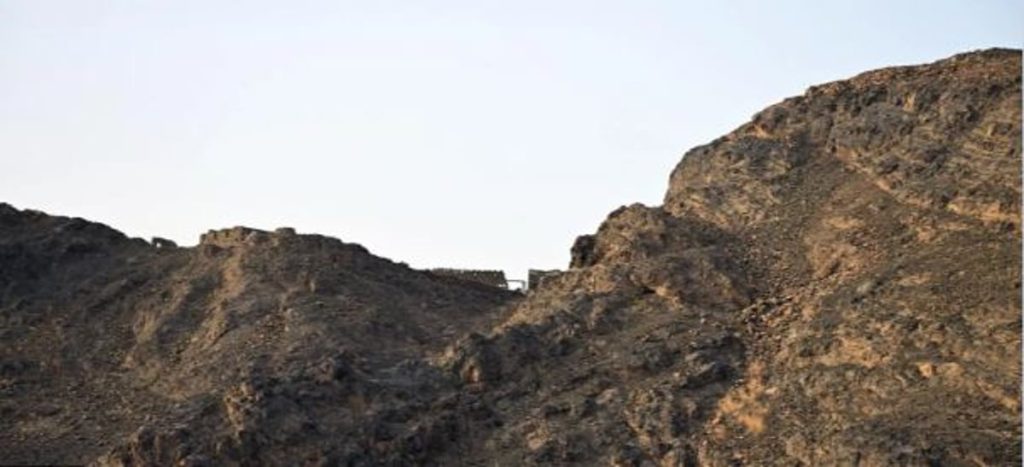 «جبل سلع» شاهد على أحداث السيرة النبوية بالمدينة المنورة