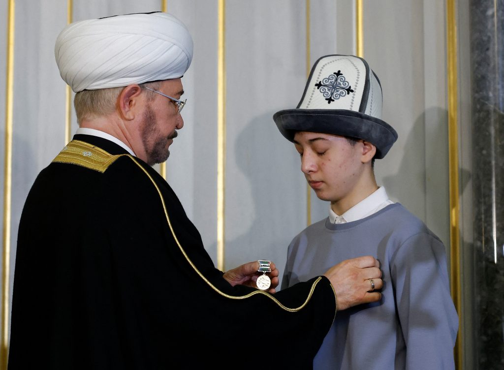 كيف أنقد فتى مسلم العشرات في مذبحة قاعة الحفلات بموسكو؟