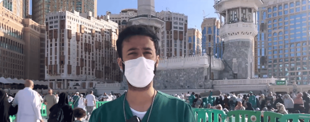 بالفيديو.. فحص أكثر من 150 ألف وجبة إفطار صائم يوميًا داخل المسجد الحرام