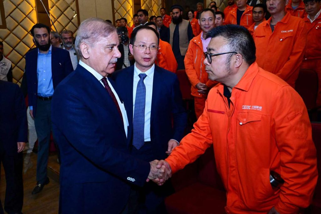 وفي باكستان، تمت معاقبة كبار الضباط “على سبيل المثال” بعد هجوم ضد مهندسين صينيين