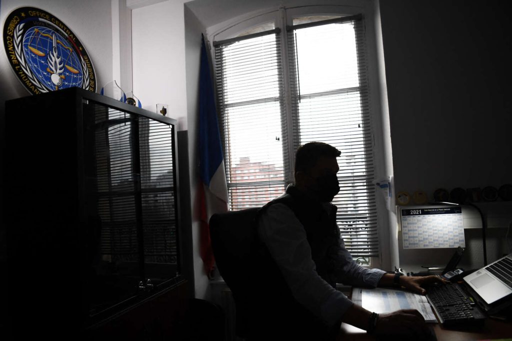 بالنسبة لوحدة التحقيق المتخصصة التابعة لـ OCLCH، عقد من الكفاح ضد الجرائم ضد الإنسانية