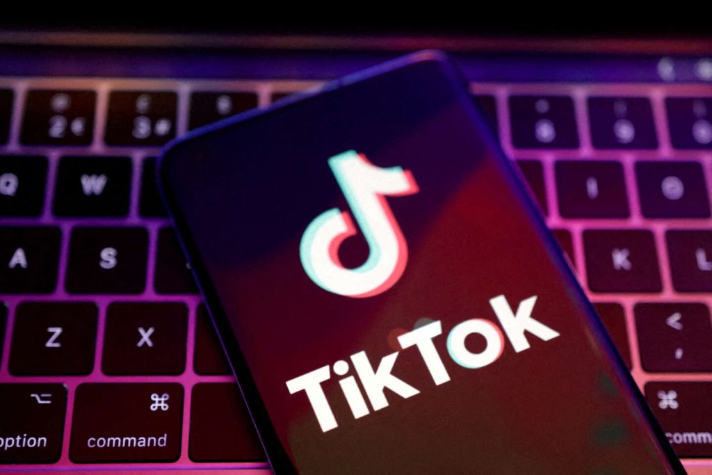 قيرغيزستان تحجب تطبيق TikTok “لحماية الأطفال”