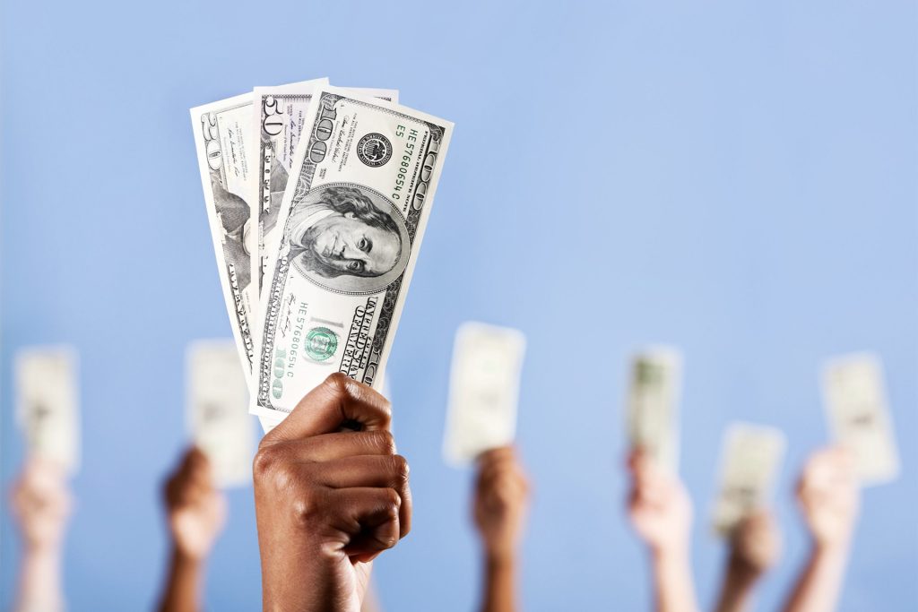 هل تعاني ماديا؟.. 5 طرق لتحسين وضعك المالي عام 2024